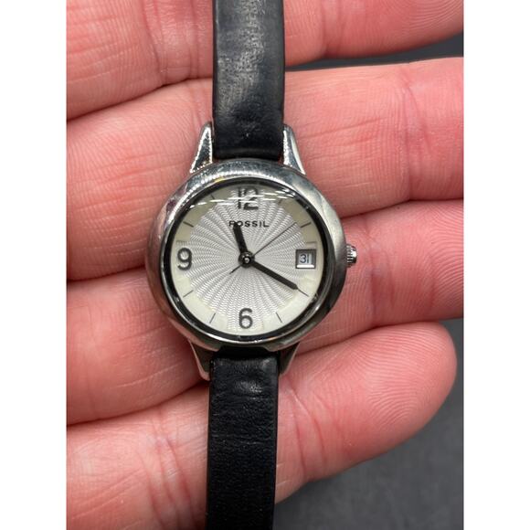 Fossil Quartz Watch ES-1819 50m Silver Tone Stainless Steel Black Leather Band - Picture 1 of 8